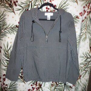 Stretchy sport pullover with hoodie and front zippered pocket size M